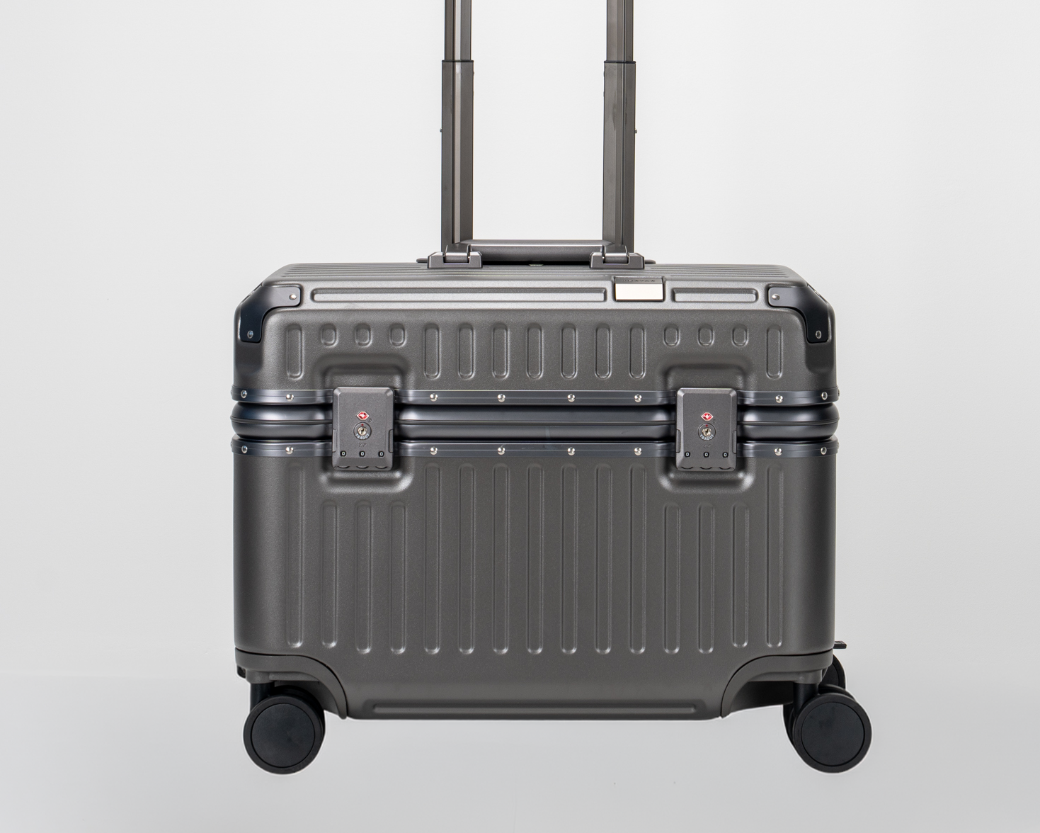 Concord EdgeFrame Pilot Carry-On Suitcase, Dark Gull Gray | Portar