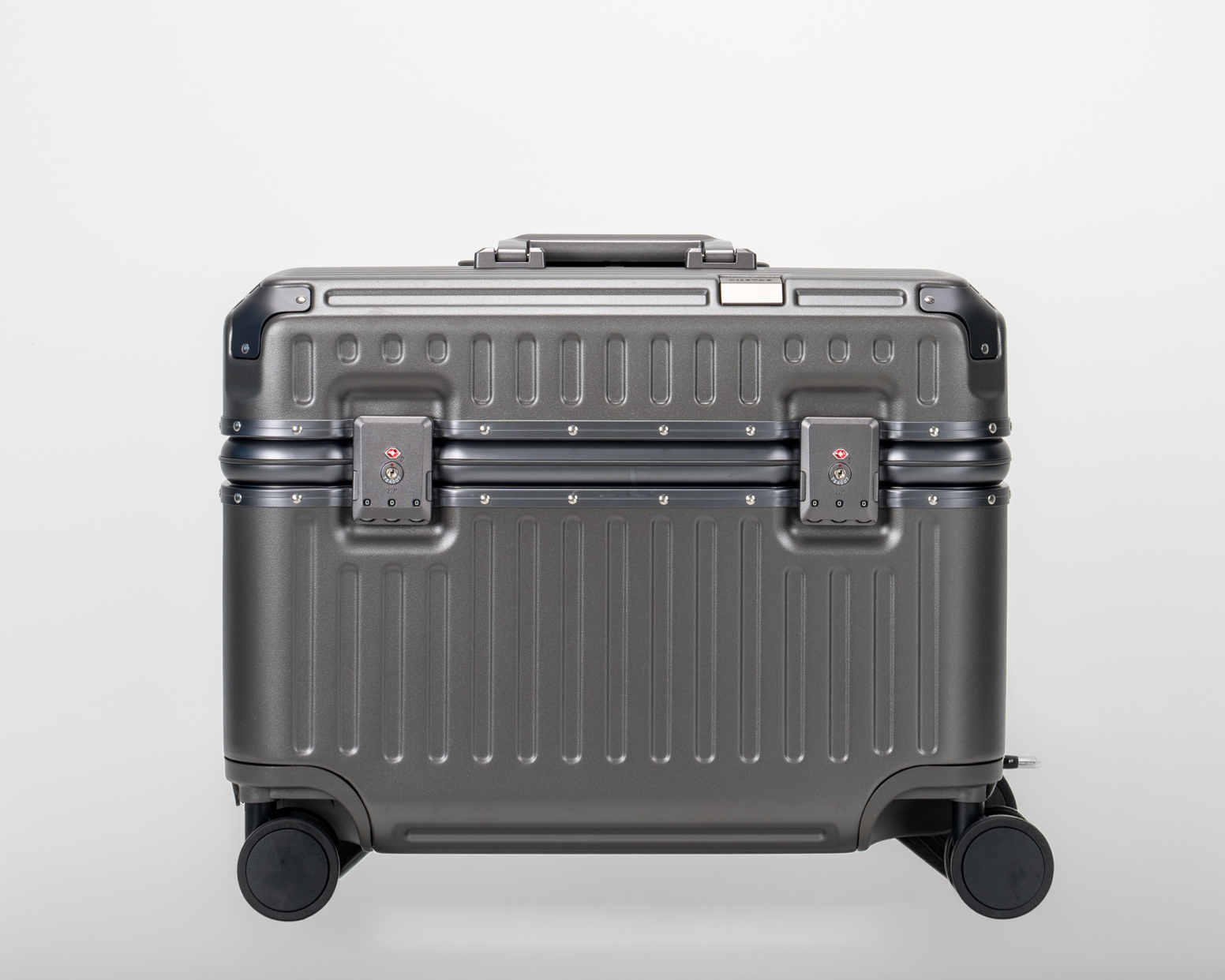 Concord EdgeFrame Pilot Carry-On Luggage, Dark Gull Gray | Portar
