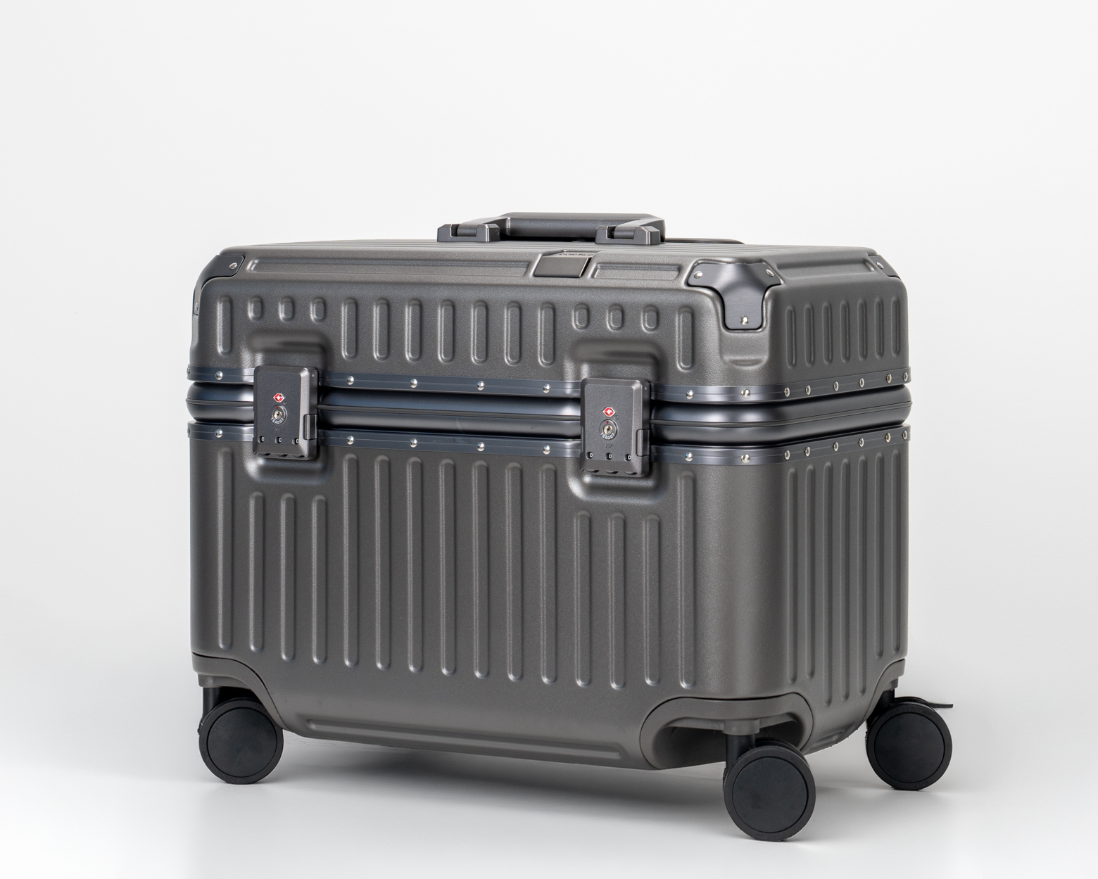 Concord EdgeFrame Pilot Carry-On Suitcase, Dark Gull Gray | Portar