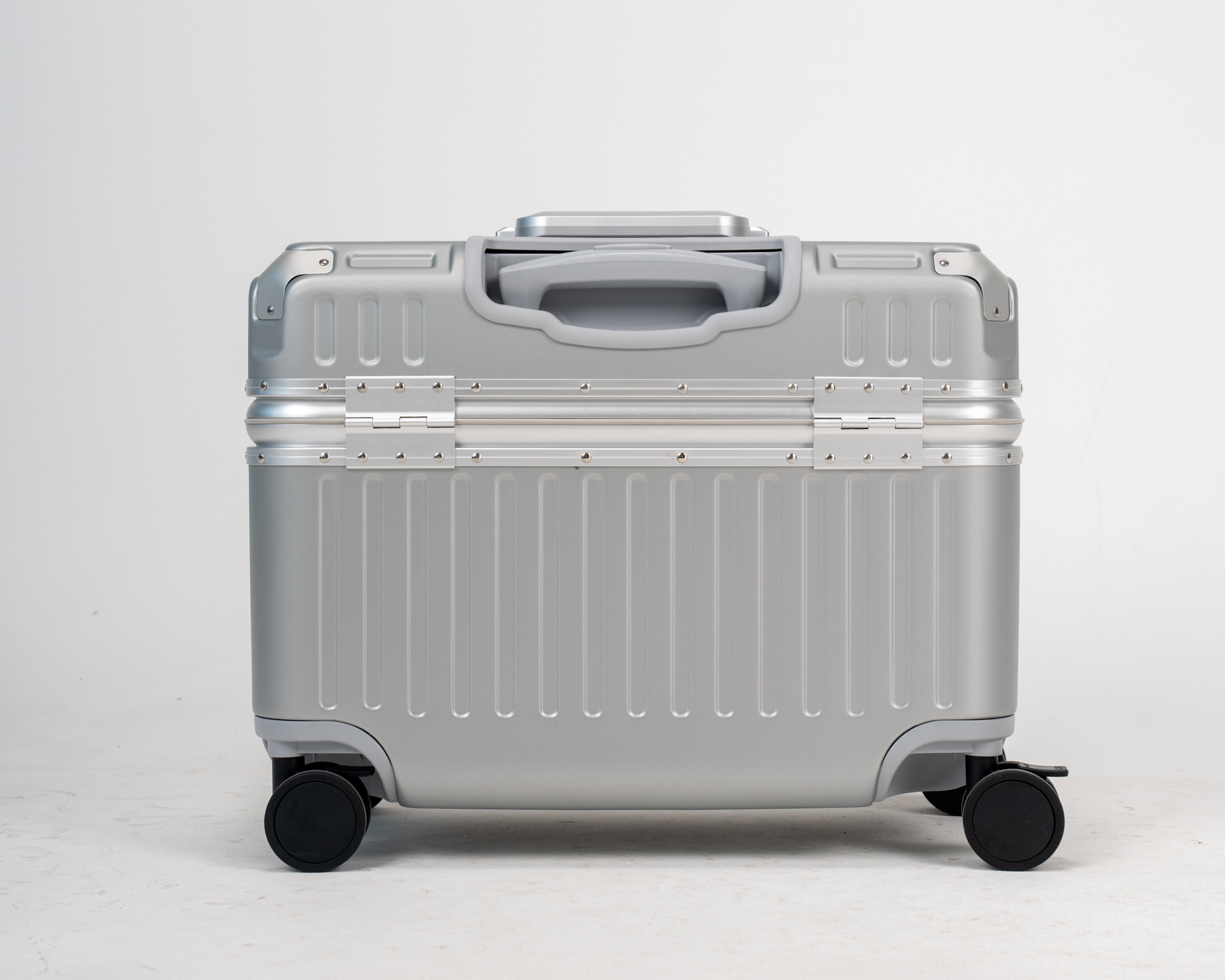 Concord Lunar Silver Polycarbonate Shell with Aluminum EdgeFrame Top-Access Pilot Carry-On Suitcase Back View by Portar