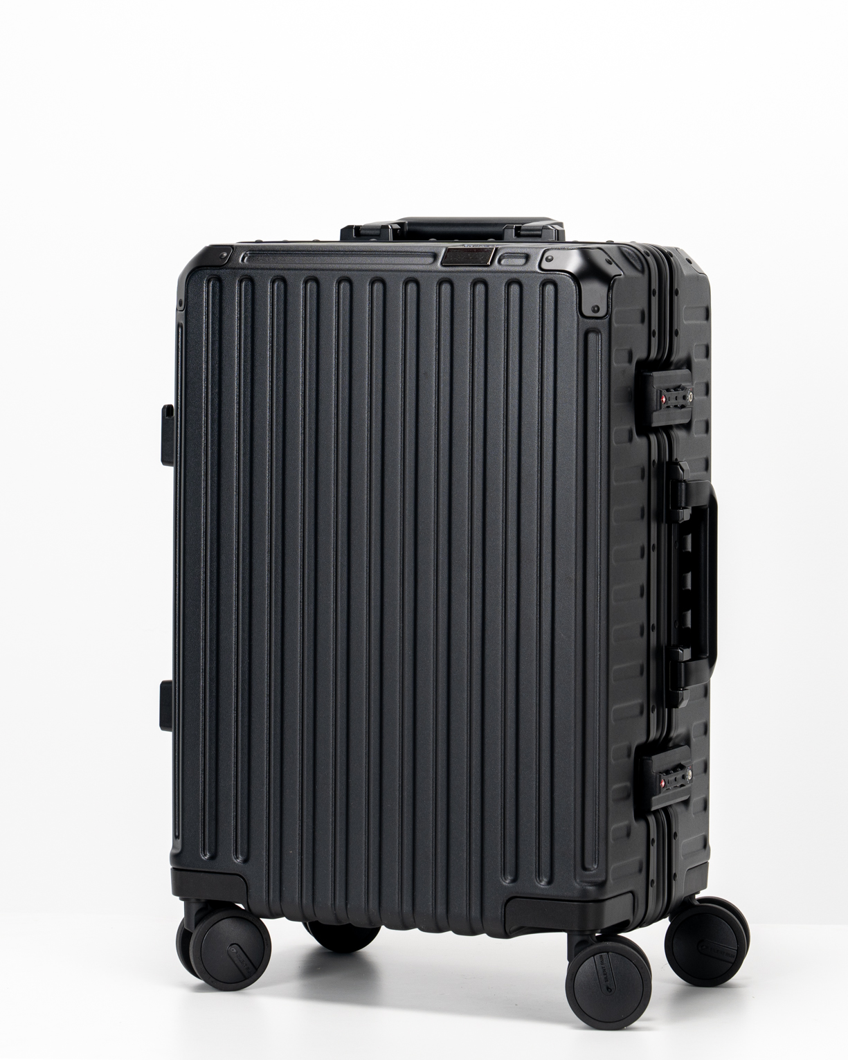Valence Jet Black Polycarbonate Shell with Aluminum EdgeFrame Carry-On Suitcase Perspective View by Portar