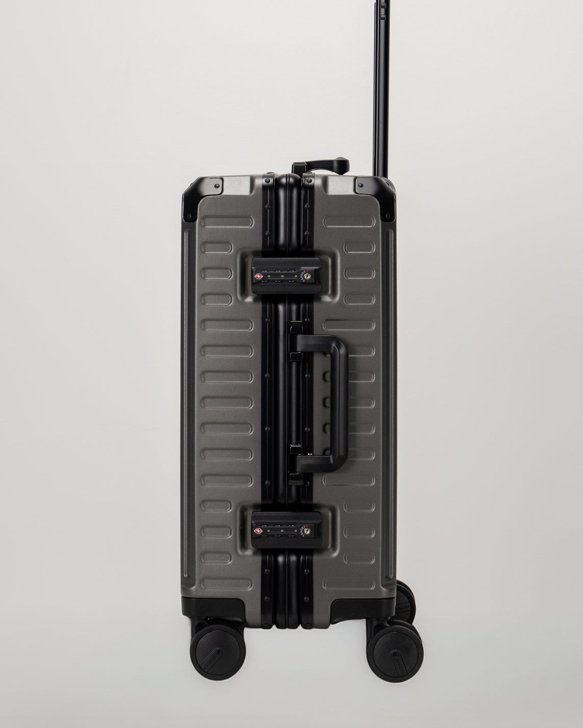 Valence Dark Gull Gray Polycarbonate Shell with Aluminum EdgeFrame Carry-On Suitcase Lock View by Portar