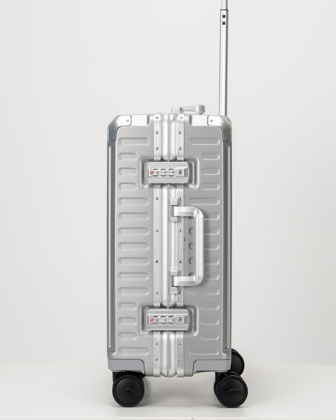 Valence Lunar Silver Polycarbonate Shell with Aluminum EdgeFrame Carry-On Suitcase Lock View by Portar