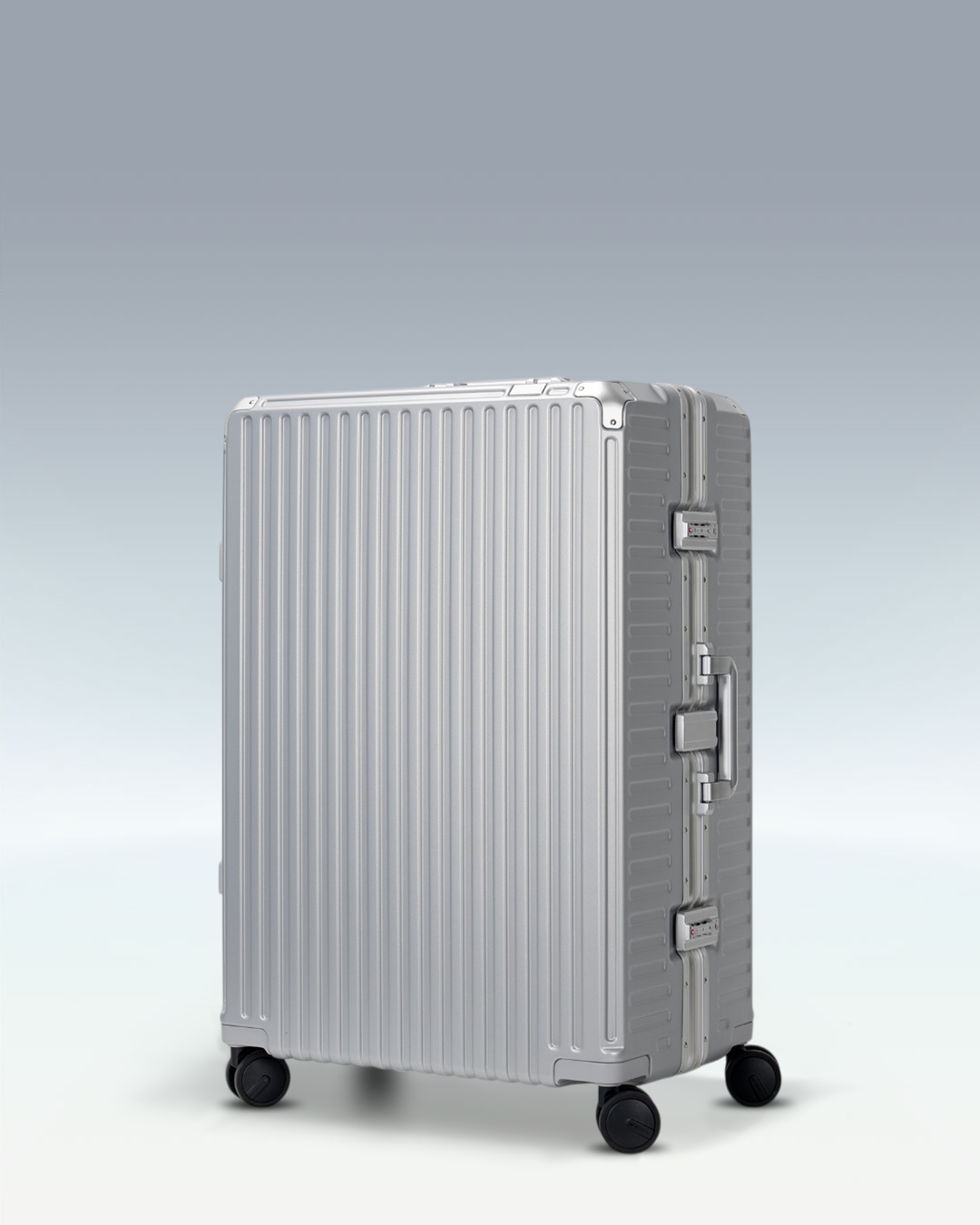Portar Valence EdgeFrame checked luggage in Lunar Silver, three-quarter front view